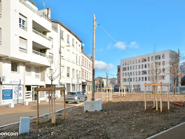 A VENDRE - Beau T3 Lyon 3 secteur Maisons Neuves-Dauphiné avec climatisation, deux balcons et 