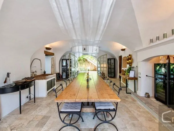 Hôtel particulier 10 pièces 307 m² 
