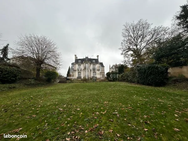 Maison 13 pièces 337 m² 