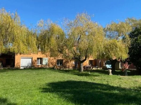 Domaine agricole 18 pièces 347 m2 + 10 Hectares de terre 