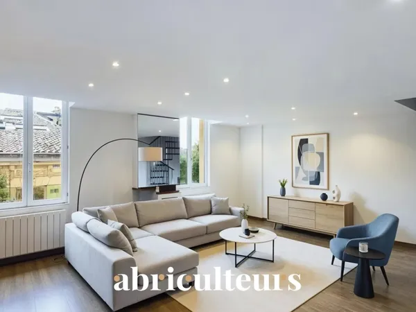 Duplex lumineux et paisible de 95 m² dans le quartier familial et recherché des Chartrons à 