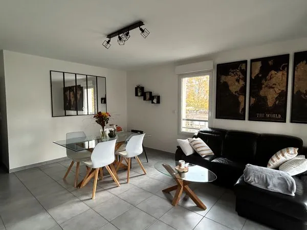 Appartement T3 traversant de 72m2 