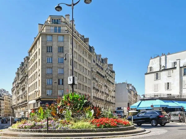 Bureaux 275 m² 
