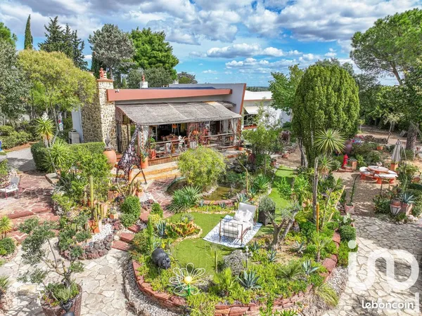 Maison 4 pièces 330 m² 