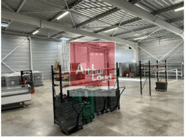 Local industriel 408 m² 