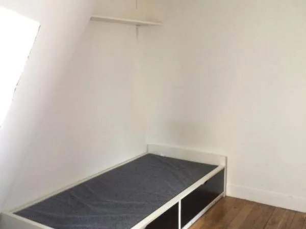 Studio 1 pièce 14 m² 