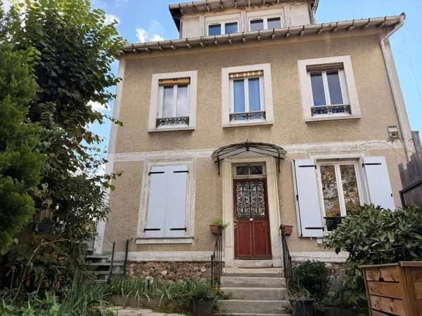 Maison 8 pièces 168 m² 