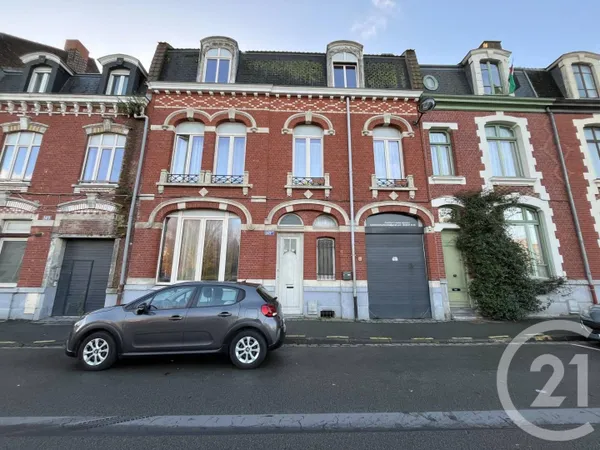 Studio 1 pièce 27 m² 