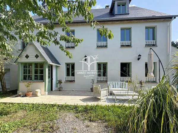 Maison 7 pièces 286 m²