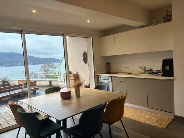 Vends appartement avec vue sur le lac d'Annecy - 95m² 