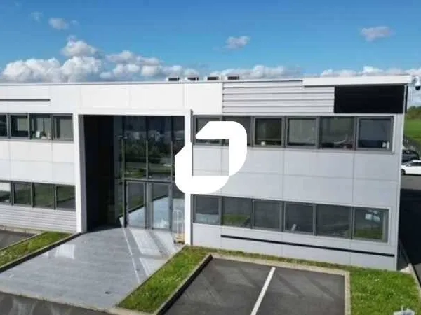 Local d'activité 562 m² 