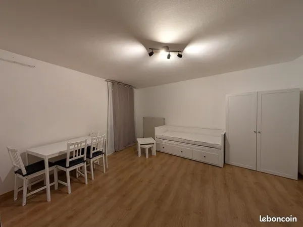 Studio meublé 33 m2 à louer 