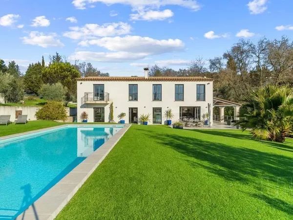 Villa 4 pièces 224 m² 