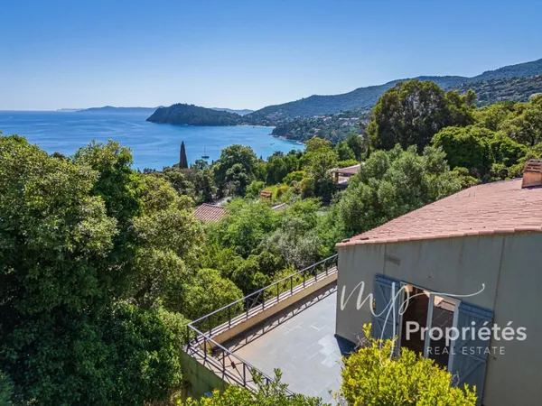 EXCLUSIVITE Rayol Canadel Vue mer Villa 4 chambres 