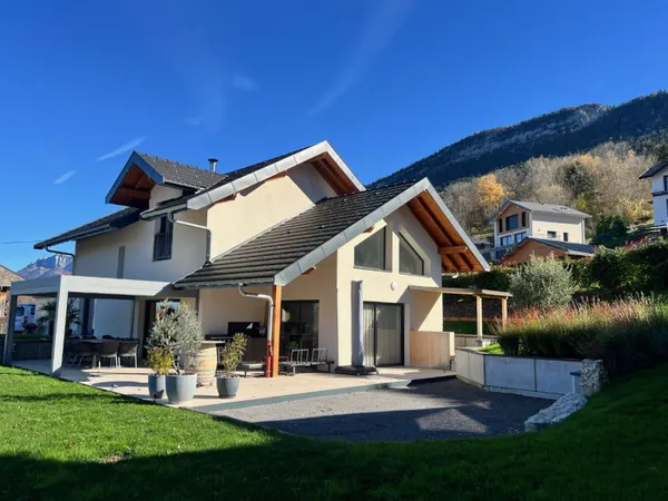Maison 6 pièces 163 m² 