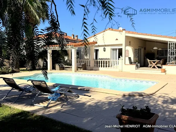 Claira, Villa plain-pied 4 faces sur une parcelle de 1115m2. 