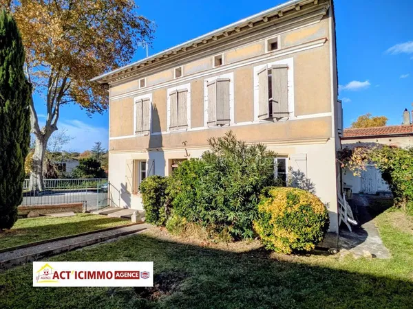 Cintegabelle, Maison bourgeoise T5 au coeur du village 