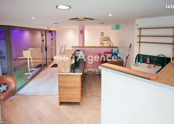 Bureau 1 pièce 53 m² 