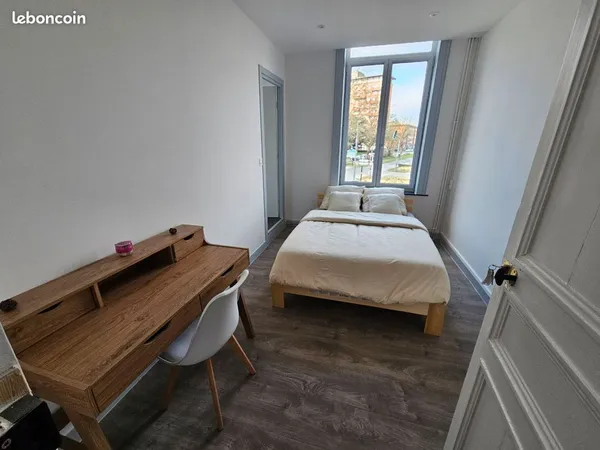 Chambre meublée avec salle d'eau / wc privatifs - Idéal étudiant ou jeune actif - Quartier 