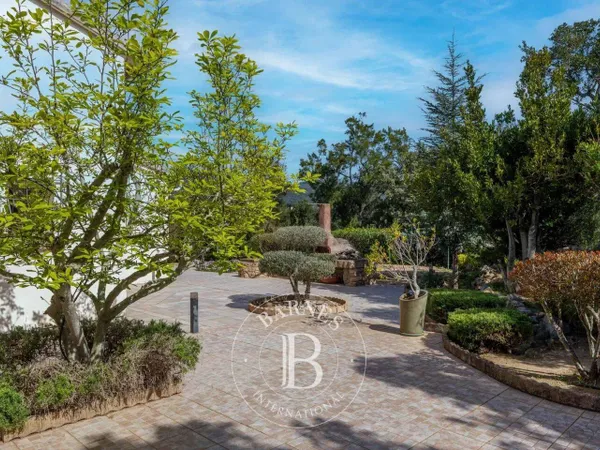 Villa 8 pièces 294 m² 