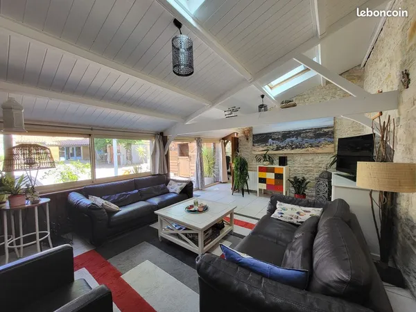 Maison 9 pièces 239 m² 