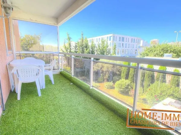 Studio 1 pièce 25 m² 