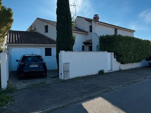 Maison lumineuse et familiale à Saint-Laurent-d'Aigouze - 150 m² 