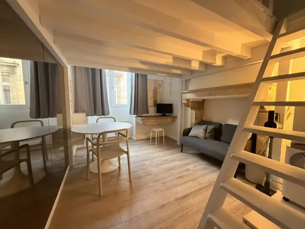 Studio 1 pièce 15 m² 