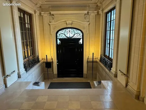 Bureau 198 m² 