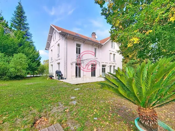 Maison 10 pièces 360 m² 