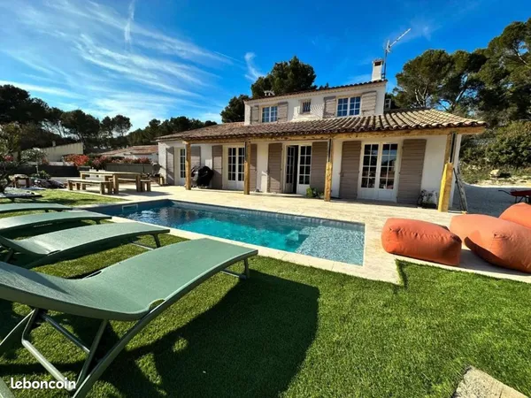 Magnifique Maison 167m2 - T7 / 6 Chambres - Ventabren - Piscine - Pétanque - Proche Aix-en-Provence 