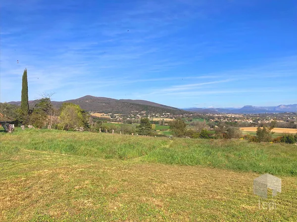 SAVASSE, terrain constructible de 2 700 m2 
