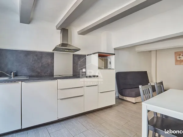 Studio 1 pièce 23 m² 
