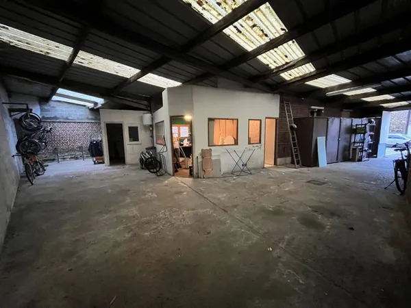 Entrepôt 120 m² 