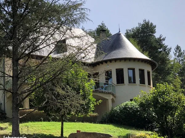 Maison 8 pièces 231 m² 
