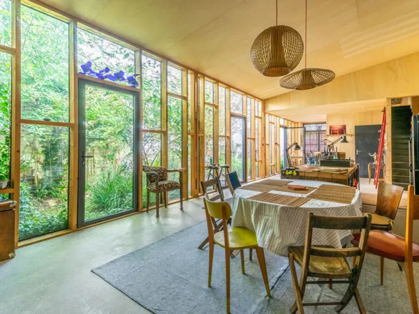 Maison d'architecte dans le quartier des Olivettes 