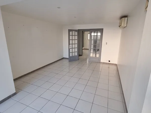 Appartement en RDC à Arles 