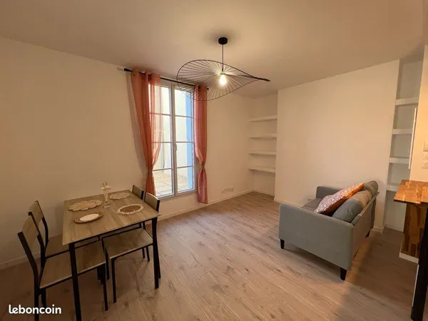 F2 meublé rénové 35m2 / Prêt à emmenager / Place Toscane 