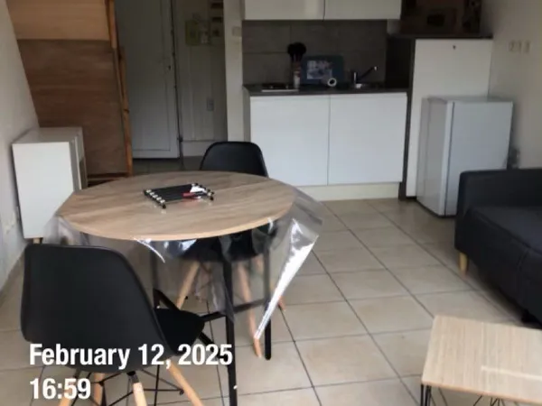 Appartement à louer somain 1 chambre 1 bureau 1 cour 1 place de stationnement sur terrain fermé 