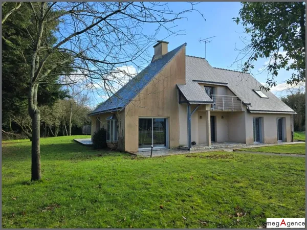 Maison 156 m², 6 pièces sur 3000 m² de terrain 