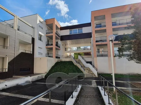 T2 avec balcon et parking - secteur vélodrome 