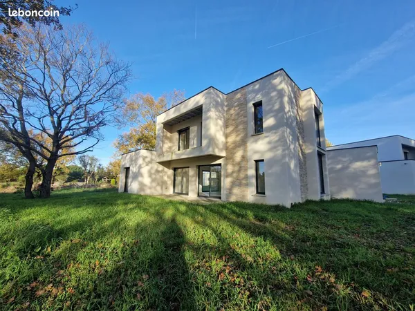 Villa 5 pièces 140 m² 