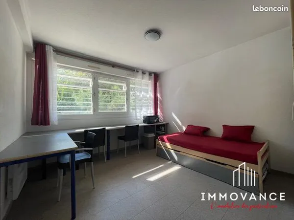 Studio 1 pièce 19 m² 