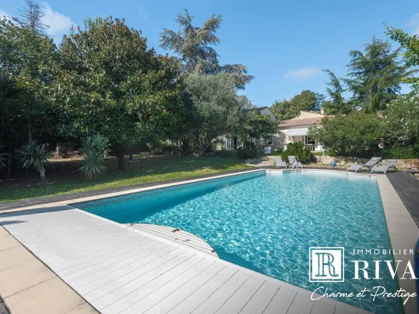 Maison 9 pièces 226 m² 