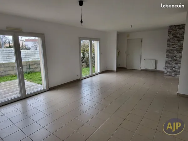 Maison 2 pièces 61 m² 