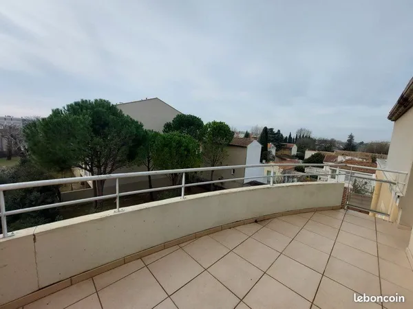 Avignon Route de Lyon T2 52m2 avec terrasse,garage et cellier 
