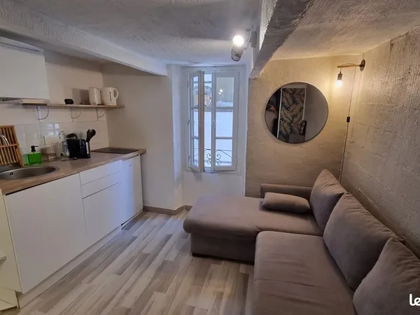 Studio 1 pièce 14 m² 