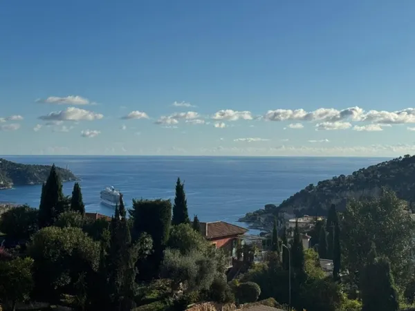VILLEFRANCHE-SUR-MER - APPARTEMENT 3 PIECES DE 57M² A VENDRE - VUE MER - BALCON - PROCHE COMMODITES 