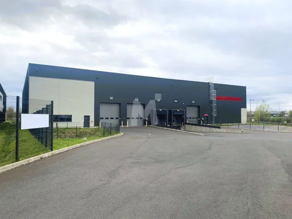 Local d'activité 3287 m² 