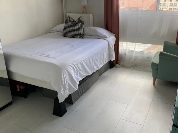 Appartement T2+ lumineux, tout équipé+parking à Montmartre, à louer pour 3 à 6 mois (1750e/mois 